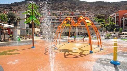 parque acuático hotel Cordial Mogán Playa pavimentado con Zoruflex® Imper Decor